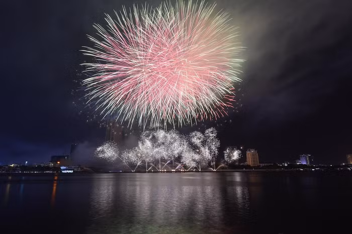 Chiêm ngưỡng những màn pháo hoa ấn tượng mùa DIFF 2019