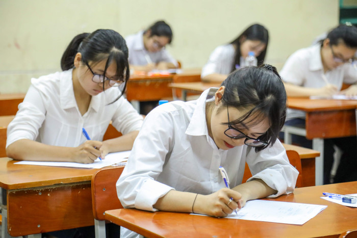 Thi quốc gia, vẫn còn lỗ hổng để kẻ xấu rắp tâm trục lợi Thi quốc gia, vẫn còn lỗ hổng để kẻ xấu rắp tâm trục lợi