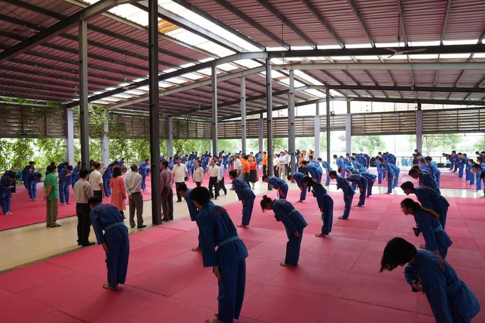 Các đại biểu cũng đã tham quan và dự giờ một giờ học Vovinam của sinh viên Trường Đại học FPT. Các đại biểu cũng đã tham quan và dự giờ một giờ học Vovinam của sinh viên Trường Đại học FPT.