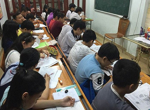 Thành phố Hồ Chí Minh ngưng tiếp nhận hồ sơ xin tổ chức dạy thêm (ảnh: giasubinhduong.org) Thành phố Hồ Chí Minh ngưng tiếp nhận hồ sơ xin tổ chức dạy thêm (ảnh: giasubinhduong.org)
