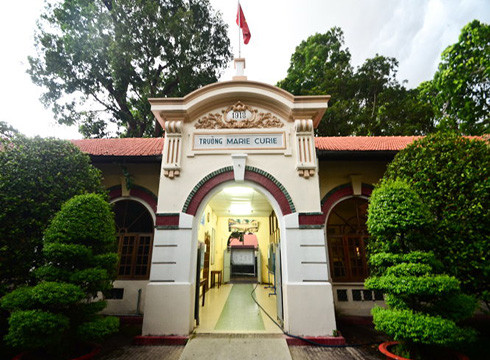 Trường trung học phổ thông Marie Curie, quận 3, Thành phố Hồ Chí Minh (ảnh: Cổng TTĐT quận 3) Trường trung học phổ thông Marie Curie, quận 3, Thành phố Hồ Chí Minh (ảnh: Cổng TTĐT quận 3)