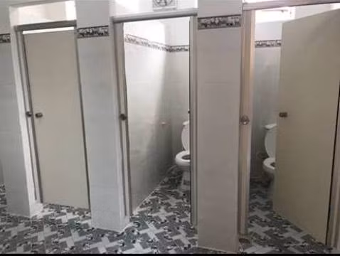 Một nhà vệ sinh sạch sẽ trong trường học ở Thành phố Hồ Chí Minh (ảnh: P.L)