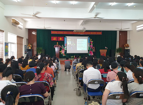 Hội nghị tổng kết mô hình trường mầm non tiên tiến, theo xu thế hội nhập khu vực, quốc tế (ảnh: P.L)