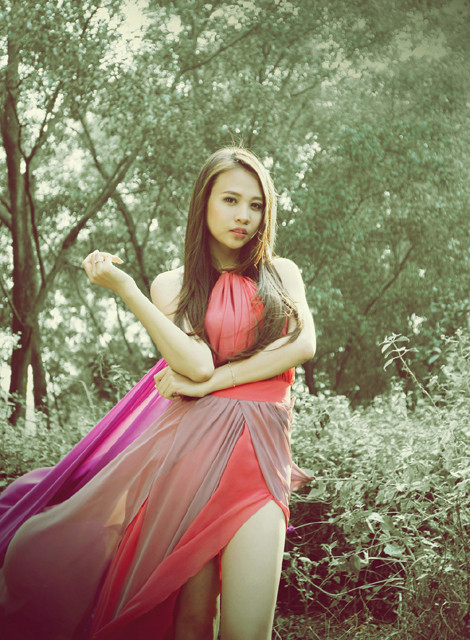 Chia sẻ cảm xúc về MV “Nguyện ước quay về” Đàm Thu Trang cho biết: “Khi lần đầu tiên xem được MV, Trang đã thật sự cảm động và suýt khóc vì cuối cùng những sự gian nan của mình cũng đã được đền đáp khi tạo ra một MV đẹp lung linh như vậy.