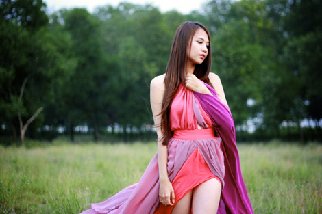 Việt Hoàng là một nhạc sỹ khá khó tính, nên với ca khúc này Đàm Thu Trang đã phải thu âm đi, thu âm lại rất nhiều lần.