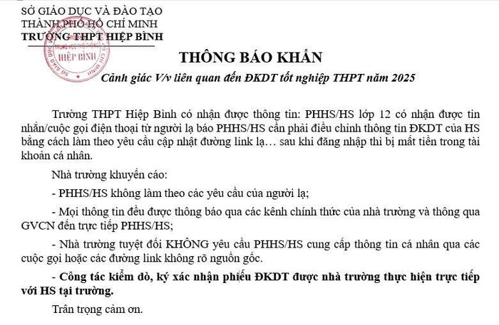 Thông báo khẩn của Trường Hiệp Bình gửi tới phụ huynh học sinh lớp 12 (ảnh chụp màn hình) thongbaoHiepBinh.jpg