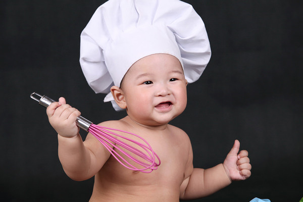 Giọng ca thính phòng chia sẻ, vài tháng đầu, bé Kiệt hay quấy vào ban đêm nên vợ chồng anh khá vất vả trong việc chăm sóc bé. Tuy nhiên, càng lớn cậu bé càng ngoan ngoãn. Muốn nuôi dưỡng tâm hồn con bằng âm nhạc từ khi còn nhỏ, Lê Anh Dũng thường cho con nghe nhạc. Bé Kiệt tỏ ra thích thú, chỉ cần nghe tiếng nhạc là bé cười và múa tay. (Theo Ngôi sao)