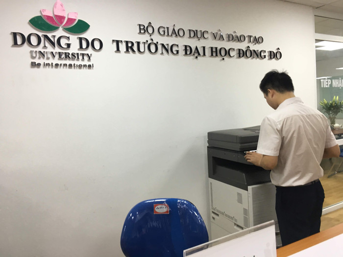 Trường đại học Đông Đô khẳng định được Bộ cho phép đào tạo và tuyển sinh hệ văn bằng 2 tiếng Anh chính quy, nhưng Bộ khẳng định Trường Đông Đô chưa được cấp phép. Ảnh: V.P.