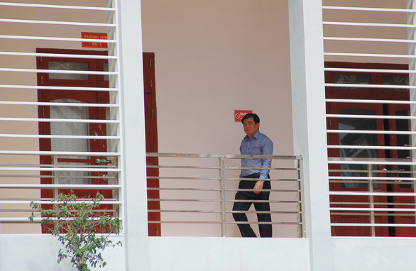 Ông Hoàng Tiến Đức - Giám đốc Sở Giáo dục và Đào tạo tỉnh Sơn La bị cách tất cả chức vụ trong Đảng. Ảnh: Hà Thanh/Tuổi trẻ. Ông Hoàng Tiến Đức - Giám đốc Sở Giáo dục và Đào tạo tỉnh Sơn La bị cách tất cả chức vụ trong Đảng. Ảnh: Hà Thanh/Tuổi trẻ.