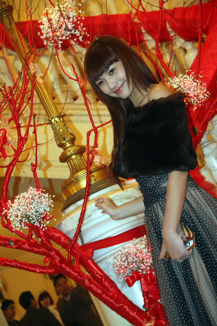 Càng lớn, mẫu teen Hồng Quế càng xinh đẹp. >> Quốc Trung nghẹn ngào trước mặt Thanh Lam Càng lớn, mẫu teen Hồng Quế càng xinh đẹp. >> Quốc Trung nghẹn ngào trước mặt Thanh Lam