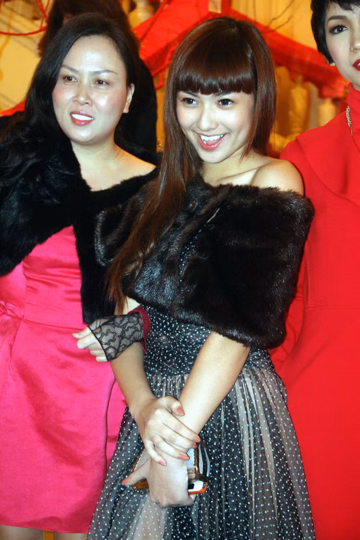 Hồng Quế tươi tắn đi xem nhạc vào đúng đêm Valentine. >> Quốc Trung nghẹn ngào trước mặt Thanh Lam