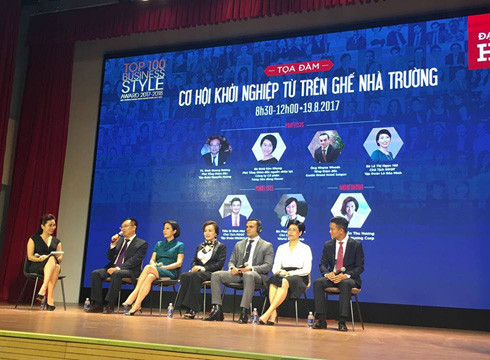 Buổi tọa đàm "Cơ hội khởi nghiệp từ ghế nhà trường" tại Đại học Hồng Bàng (ảnh: P.L) Buổi tọa đàm "Cơ hội khởi nghiệp từ ghế nhà trường" tại Đại học Hồng Bàng (ảnh: P.L)