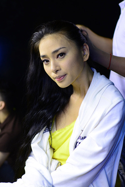 Ngô Thanh Vân sinh ngày 26 /2/1979 nổi tiếng với hình ảnh trong một spot quảng cáo xe gắn máy với câu nói “Are you stylish?” và từng đăng quang HH phụ nữ Việt Nam qua ảnh.