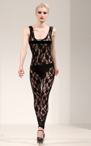 Mẫu thiết kế khoe nội y "hoàn hảo"