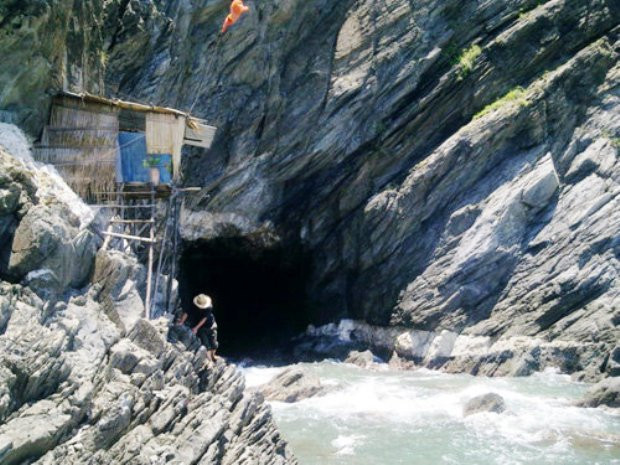 Một góc nhỏ nằm trong khu du lịch Đảo Yến, nơi mà cảnh vật hùng vĩ, nên thơ Một góc nhỏ nằm trong khu du lịch Đảo Yến, nơi mà cảnh vật hùng vĩ, nên thơ