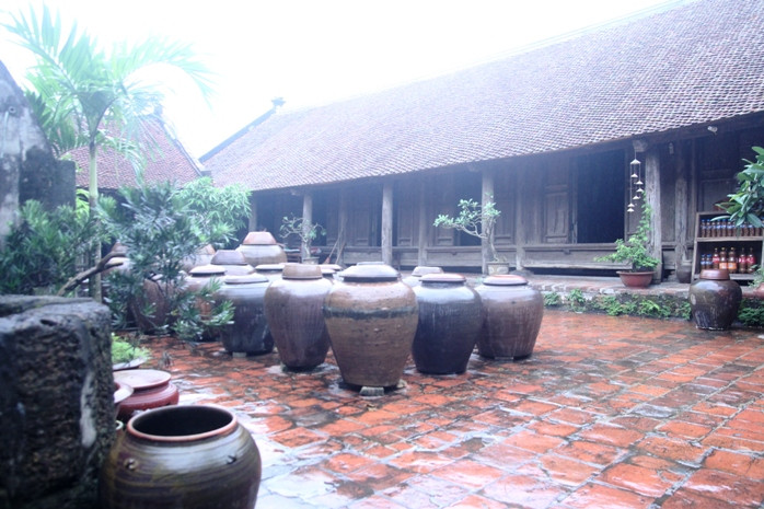 Một ngôi nhà cổ được xếp hạng di tích quốc gia tại làng cổ Đường Lâm (ảnh Viết Cường) Một ngôi nhà cổ được xếp hạng di tích quốc gia tại làng cổ Đường Lâm (ảnh Viết Cường)