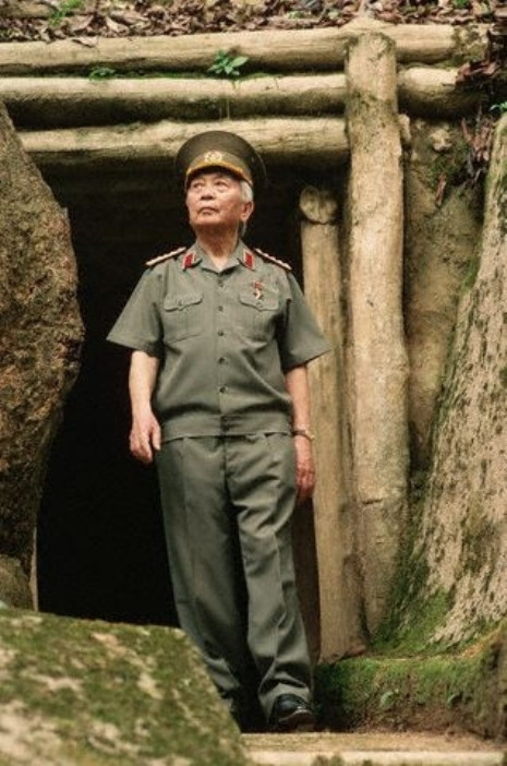 Đại tướng Võ Nguyên Giáp đi thăm lại chiến trường xưa Đại tướng Võ Nguyên Giáp đi thăm lại chiến trường xưa