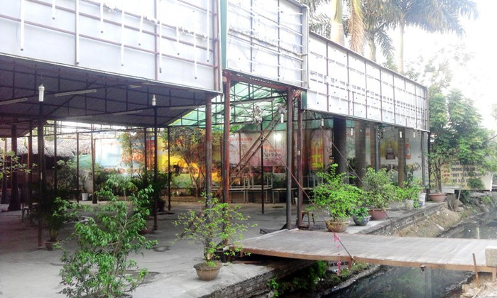 Những tấm biển hiệu tại quán Quỳnh Béo đã bị dỡ bỏ Những tấm biển hiệu tại quán Quỳnh Béo đã bị dỡ bỏ