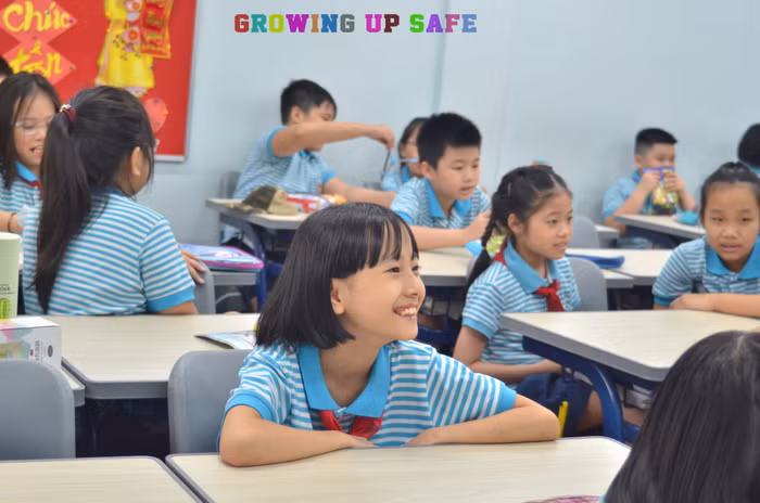 Học sinh được trang bị kiến thức phòng chống xâm hại tình dục (Ảnh: Khánh Vy)