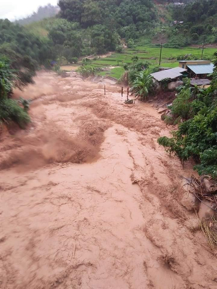 Huyện Mường Lát tan hoang sau cơn lũ dữ (Ảnh: L.L) Huyện Mường Lát tan hoang sau cơn lũ dữ (Ảnh: L.L)