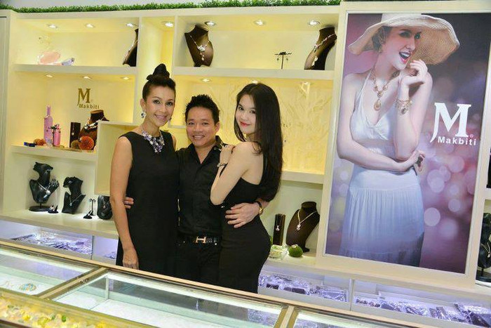 .. và 'người đẹp không tuổi' Diễm My .. và 'người đẹp không tuổi' Diễm My