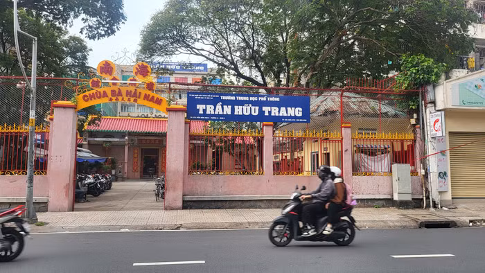 Trường trung học phổ thông Trần Hữu Trang, Quận 5, Thành phố Hồ Chí Minh (ảnh minh họa: V.D) Trường trung học phổ thông Trần Hữu Trang, Quận 5, Thành phố Hồ Chí Minh (ảnh minh họa: V.D)