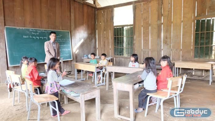 Năm 2021, giáo viên vùng đặc biệt khó khăn vẫn được hưởng phụ cấp thu hút. (Ảnh minh họa: L.C/ Giaoduc.net.vn) Năm 2021, giáo viên vùng đặc biệt khó khăn vẫn được hưởng phụ cấp thu hút. (Ảnh minh họa: L.C/ Giaoduc.net.vn)