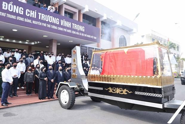 Di quan của đồng chí Trương Vĩnh Trọng được linh xa của Đoàn Nghi lễ Quân đội rước về Nghĩa trang Liệt sỹ tỉnh Bến Tre. (Ảnh: Thống Nhất/TTXVN) Di quan của đồng chí Trương Vĩnh Trọng được linh xa của Đoàn Nghi lễ Quân đội rước về Nghĩa trang Liệt sỹ tỉnh Bến Tre. (Ảnh: Thống Nhất/TTXVN)