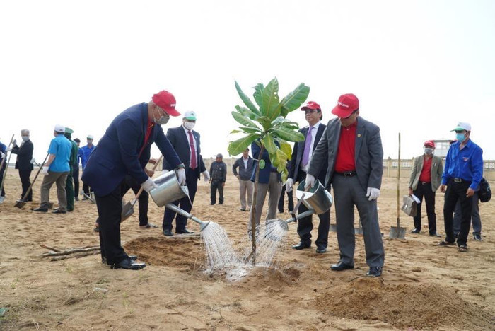 Lãnh đạo Vietjet tham gia lễ phát động Tết trồng cây xuân Tân Sửu.