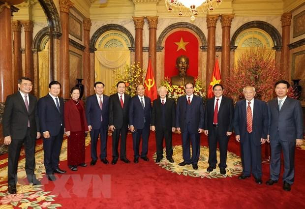 Tổng Bí thư, Chủ tịch nước Nguyễn Phú Trọng và Thủ tướng Nguyễn Xuân Phúc với các lãnh đạo và nguyên lãnh đạo Đảng, Nhà nước. (Ảnh: Trí Dũng/TTXVN) Tổng Bí thư, Chủ tịch nước Nguyễn Phú Trọng và Thủ tướng Nguyễn Xuân Phúc với các lãnh đạo và nguyên lãnh đạo Đảng, Nhà nước. (Ảnh: Trí Dũng/TTXVN)