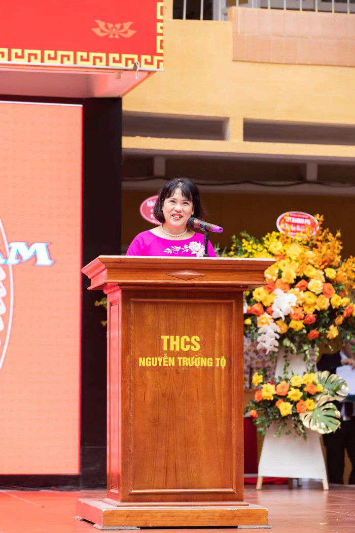 Cô Hoàng Thanh Thuỷ, Hiệu trưởng Trường Trung học cơ sở Nguyễn Trường Tộ (Đống Đa, Hà Nội). Ảnh: Trung học cơ sở Nguyễn Trường Tộ. Cô Hoàng Thanh Thuỷ, Hiệu trưởng Trường Trung học cơ sở Nguyễn Trường Tộ (Đống Đa, Hà Nội). Ảnh: Trung học cơ sở Nguyễn Trường Tộ.
