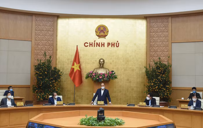 Thủ tướng Nguyễn Xuân Phúc chủ trì họp Thường trực Chính phủ “chốt” một số vấn đề về phòng chống COVID-19. Ảnh: VGP/Quang Hiếu