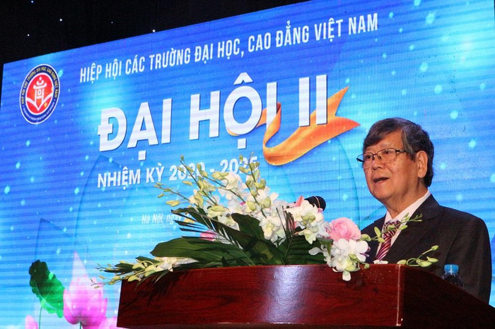 Tiến sĩ Vũ Ngọc Hoàng được bầu làm Chủ tịch Hiệp hội Các trường đại học, cao đẳng Việt Nam. Ảnh: Tùng Dương Tiến sĩ Vũ Ngọc Hoàng được bầu làm Chủ tịch Hiệp hội Các trường đại học, cao đẳng Việt Nam. Ảnh: Tùng Dương