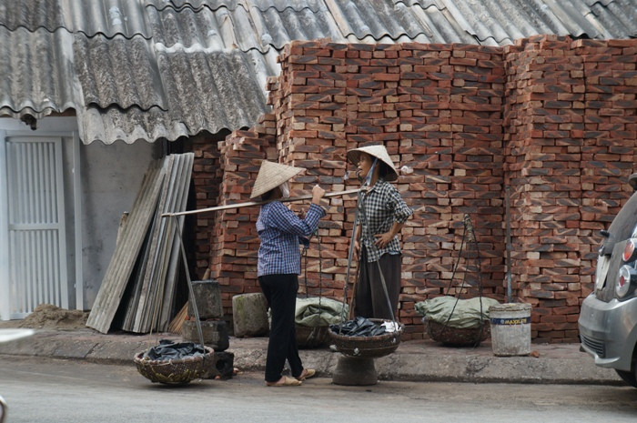 Tuy là thủ đô nhưng số hộ nghèo ở Hà Nội cao hơn so với nhiều tỉnh thành khác. Ảnh VIẾT CƯỜNG Tuy là thủ đô nhưng số hộ nghèo ở Hà Nội cao hơn so với nhiều tỉnh thành khác. Ảnh VIẾT CƯỜNG