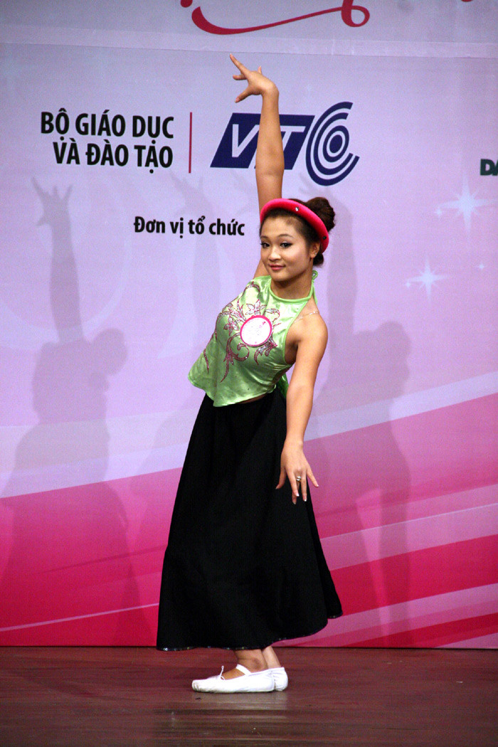 Sinh ngày 25/08/1993, đang học ĐH KD Công Nghệ, cao 1m64 Sinh ngày 25/08/1993, đang học ĐH KD Công Nghệ, cao 1m64