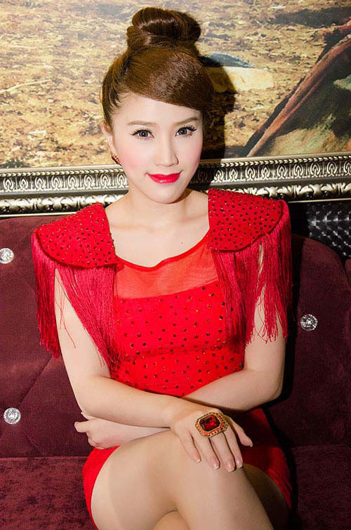 Nhiều người đã tò mò đồn đoán về giá trị của chiếc nhẫn này Nhiều người đã tò mò đồn đoán về giá trị của chiếc nhẫn này