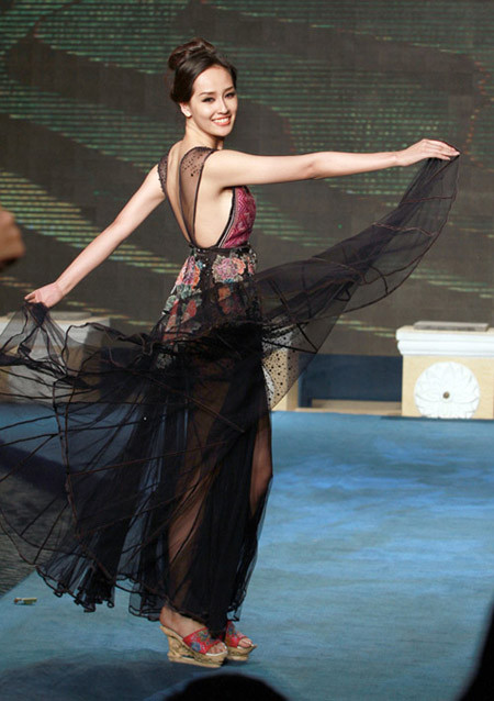 Từ sau khi đăng quang Hoa hậu, Mai Phương Thúy ngày càng nổi bật, quyến rũ trong các sự kiện Từ sau khi đăng quang Hoa hậu, Mai Phương Thúy ngày càng nổi bật, quyến rũ trong các sự kiện