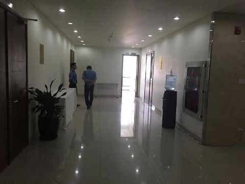 Trường ĐH Hoa Sen đã tăng cường nhiều bảo vệ tại phòng làm việc của thành viên góp vốn và nhà trường (ảnh: T.Q) Trường ĐH Hoa Sen đã tăng cường nhiều bảo vệ tại phòng làm việc của thành viên góp vốn và nhà trường (ảnh: T.Q)