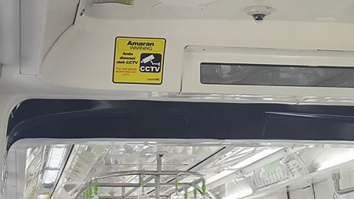 Thông báo lắp đặt hệ thống giám sát CCTV được thông báo công khai trên các toa tàu (Ảnh: T.T) Thông báo lắp đặt hệ thống giám sát CCTV được thông báo công khai trên các toa tàu (Ảnh: T.T)