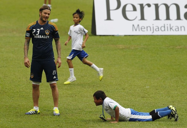 Beckham cũng rất biết truyền cảm hứng cho các “học trò” Beckham cũng rất biết truyền cảm hứng cho các “học trò”