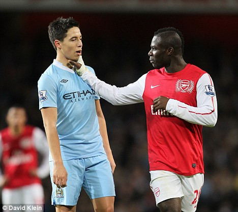 Frimpong luôn tìm cách gây sự với Nasri