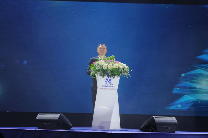 Ông Dương Anh Đức - Phó Chủ tịch Ủy ban nhân dân Thành phố Hồ Chí Minh phát biểu tại lễ khai giảng của Trường Đại học Hoa Sen (Ảnh: HSU) Ông Dương Anh Đức - Phó Chủ tịch Ủy ban nhân dân Thành phố Hồ Chí Minh phát biểu tại lễ khai giảng của Trường Đại học Hoa Sen (Ảnh: HSU)
