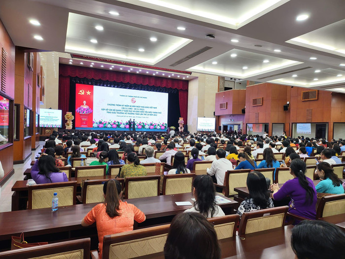 Toàn cảnh buổi lễ được tổ chức trang trọng vào sáng ngày 20/11/2022 (ảnh: P.L)