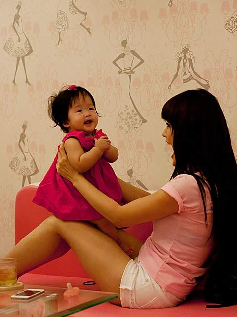 Con gái của Mỹ Quyên và DJ Hoàng Anh mới gần 3 tuổi.