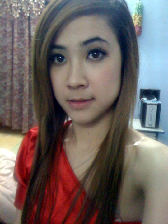 Gắn liền với tên tuổi của Mai là dòng nhạc House Electro. Đây là loại nhạc được áp dụng bởi những thiết bị công nghệ cao rất máy móc phức tạp, mạnh bạo, dồn dập, nặng về âm thanh điện tử. Cách chọn dòng nhạc để chơi cũng đã nói lên cá tính mạnh mẽ của cô DJ 23 tuổi này.Hơn một năm làm việc, Mai càng hiểu hơn cái nghề mà mình đang theo đuổi: bon chen, xô bồ, phức tạp và đầy cám dỗ. Nhưng không vì thế Mai giảm đi niềm đam mê với công việc mà từ đó Mai đúc kết được những kinh nghiệm riêng cho mình, giúp bạn tránh được những cám dỗ, bon chen đó.