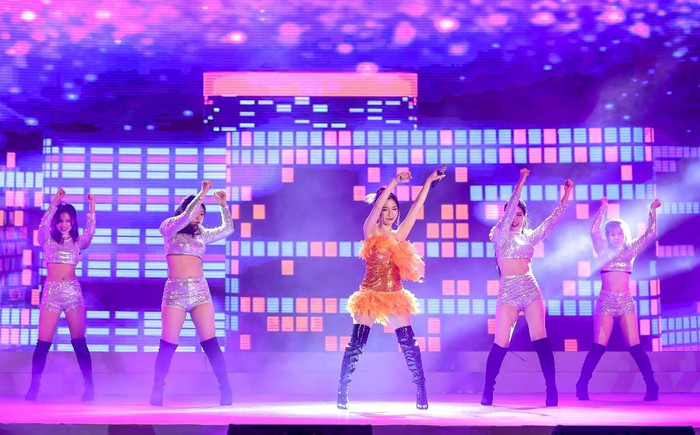 SunFest hàng tuần sẽ luôn đổi mới để mang đến khán giả những màu sắc âm nhạc phong phú SunFest hàng tuần sẽ luôn đổi mới để mang đến khán giả những màu sắc âm nhạc phong phú