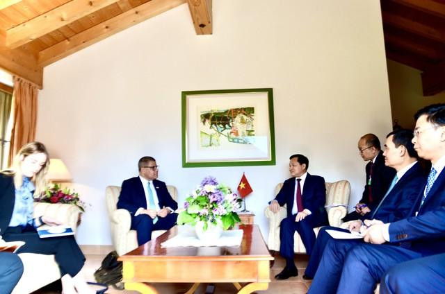 Phó Thủ tướng Chính phủ Lê Minh Khái tiếp Chủ tịch COP26 Alok Sharma. Ảnh: VGP Phó Thủ tướng Chính phủ Lê Minh Khái tiếp Chủ tịch COP26 Alok Sharma. Ảnh: VGP