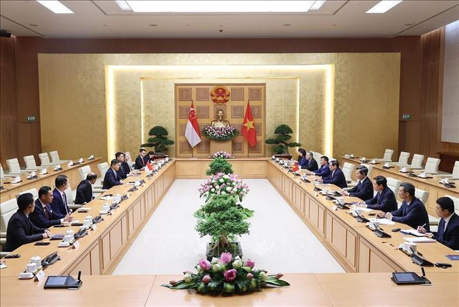 Thủ tướng Phạm Minh Chính tiếp Chủ tịch Quốc hội Singapore Tan Chuan-Jin.