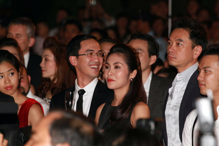 Tăng Thanh Hà đã phải thốt lên "Trời ơi..." khi phóng viên Giáo dục Việt Nam hỏi về tin đồn cô đã đính hôn với Louis Nguyễn (Xem chi tiết thông tin này) Tăng Thanh Hà đã phải thốt lên "Trời ơi..." khi phóng viên Giáo dục Việt Nam hỏi về tin đồn cô đã đính hôn với Louis Nguyễn (Xem chi tiết thông tin này)