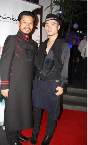 Nhờ Đỗ Mạnh Cường và sân chơi Vietnam Nexttop Model mà hình ảnh người đàn ông mặc váy đã trở nên quen mắt hơn với khán giả